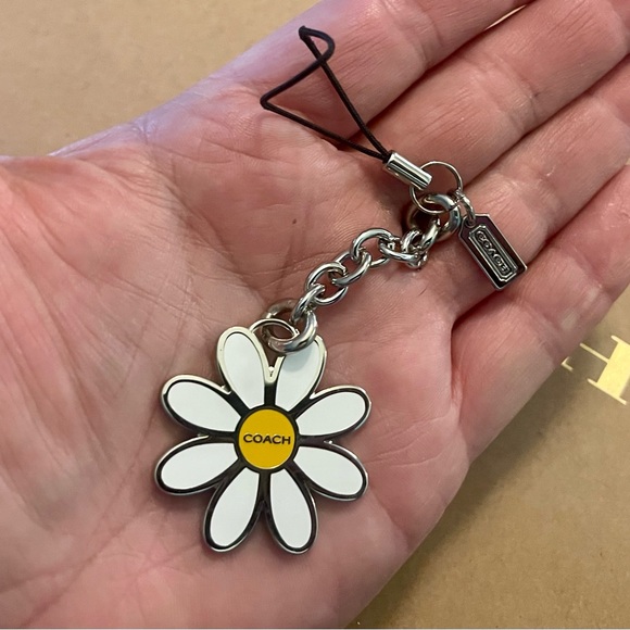 Coach White & Yellow Enamel Daisy Keychain Bag Charm Lanyard - Picture 4 of 5